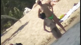 Sexy amateur hidden beach cam video