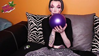 Ryland BabyLove Inflates Balloons and Chats with Bestie Corrina Karma