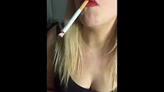 HOT ONLYFANS SMOKER UP CLOSE SMOKING