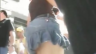 Big ass amateur upskirt redhead video