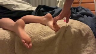 Tickling and massaging girlfriends tiny teen feet (cum on feet)