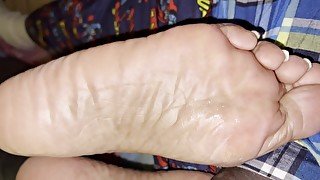 Oily solejob and I shoot up her soles🤤🦶🍆👣💦