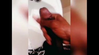 JACKING A BIG DICK IN THE MIRROR, NUT ALL IN THE SINK