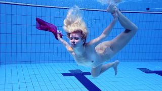 Elena Proklova underwater mermaid in pink dress