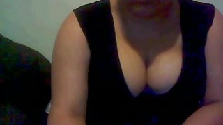 Amateur cam girl tempts with her bbw body and big boobs