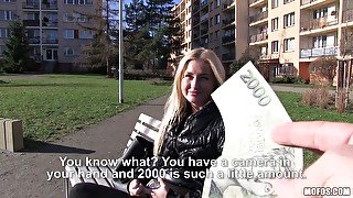 Shameless chick Nikky Dream shows her tits and gives outdoor blowjob