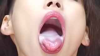 Japanese babe loves to swallow