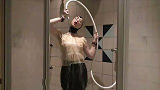 Kinky Fetish Girl Performs Her Freaky Show In Shower