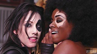 Kinky lesbian interracial movie parody - Jennifer White and Ana Foxxx