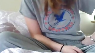girl takes off her pants and has cybersex with her bf