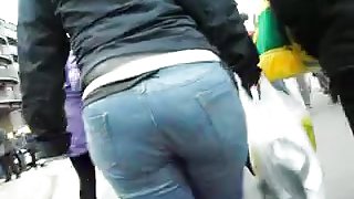 Geeky girl with big ass in tight jeans