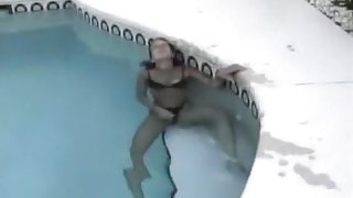 Sexy girl masturbates and fucks with her bf in the swimming pool