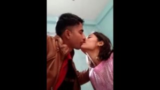 Desi girl kissing