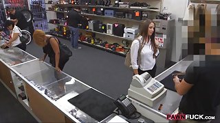 Big butt amateur babe fucked by pawn man at the pawnshop