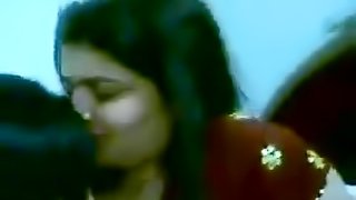 Indian Babe Blows Her Boyfriend's Dick for Fun