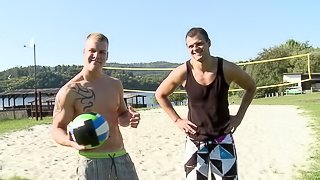 Hot Gay Guys Fucking and Sucking Outdoors at the Beach