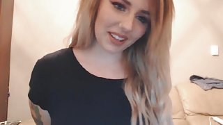 Hottie Blonde Babe Masturbate her Tight Pussy