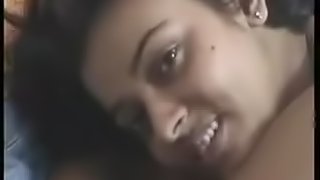 Horny Indian honey loves fucking her boyfriend on cam