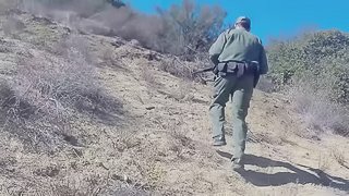 Border agent fucks a chick he just arrested and pulls her hair