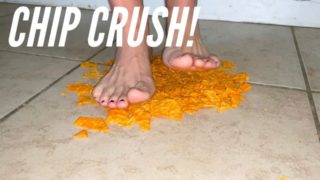 Foot Crush Fetish Barefoot *Chip Crunch*