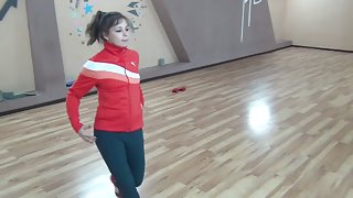 Sexy amateur girlfriend fucked in the dance studio heavily