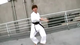 Japanese Girls do Martial Atrts Ballbusting
