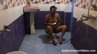 Indian wife fuck with friend absence of her husband in show