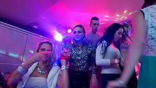 Adventurous sluts give blowjobs in the wild night club