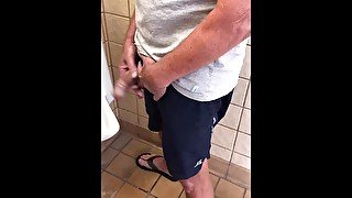 Christmas 2021 BIG WHITE DICKS and BBC Hombre maduro Straight public bathroom baño público