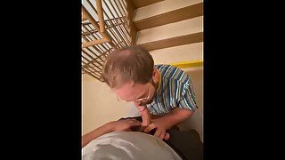 Faggot sucks off top in the stairwell