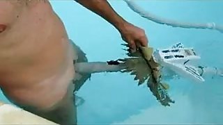 Pool Cleaning Machine