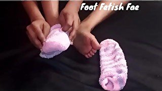 Foot Fetish Fae Plays With Soft Pink Socks