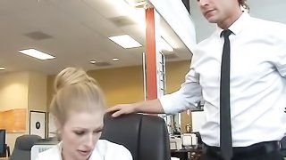 Bubble butt blonde secretary strips her clothes to seduce the boss