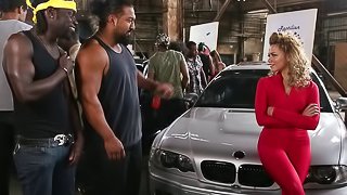 She pays for her auto repair by fucking the mechanic