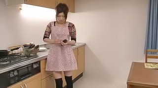 Riko Oshima amateur babe finger fucks in strong solo