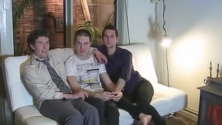 Stunning hardcore gay threesome in the bed