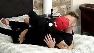 Mickey Taylor blows hung Tommy Skylar