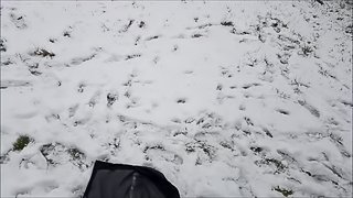 Making Yellow Snow / Pissing in the Snow