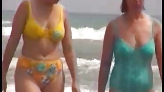 candid beach compilation 3