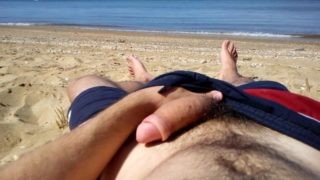 Solo male cumming on the beach