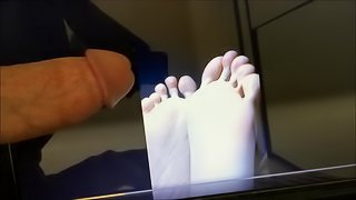 Feet Cumtribute for atchingfeet :) Nice cumload on her Japanese Feet