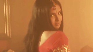 Beautiful Indian Dance To Arouse Dancing Experience