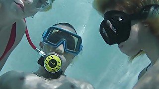 Underwater blowjob goes two way