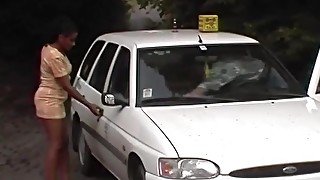 curvy hot chocolade milf outdoor banged by taxi driver