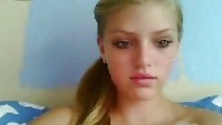 Little blonde cutie show flashes on cam