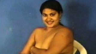 Desi Indian Girl Show boobs on webcam