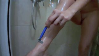 TRY NOT TO CUM - MY HOT STEP MOM SHAVING LONG LEGS!MILF & HOTWIFE IN SHOWER
