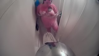 Chubby Spycam: Chubby wife in the shower