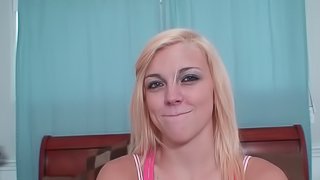 Lacey Leveah gets naked and gives an amazing blowjob