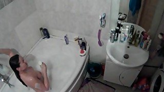 Amateur brunette in bathtub voyeur video
